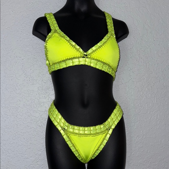 Multiple Colors - Picture 1 of 15